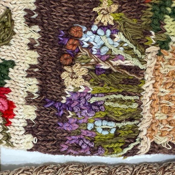 Brown vintage cardigan with floral - Picture 6 of 9